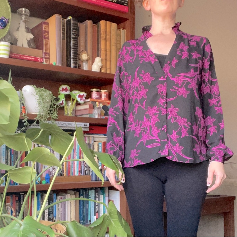 Vince Camuto black and fuchsia button down blouse